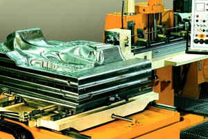 Tieflochbohren Tiefbohren Maschinenpark Tiefbohrmaschinen